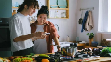 فضيحة البلوجرز ..وكيف يزيف حياة الأثرياء ب"ذهب"من بلاستيك؟