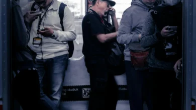 صناعة الجهل: سر ملايين المحتوى التافه